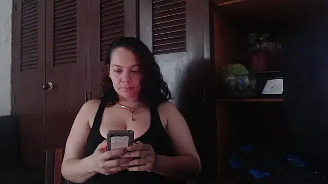 sthepany gold online show from 09/15/25, 02:17