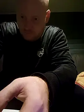 svenni2525 online show from 10/26/25, 10:47