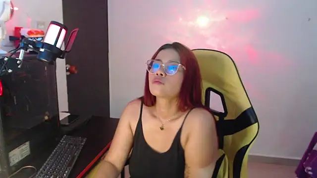 Scarlett Gracee  online show from 11/18/25, 04:39