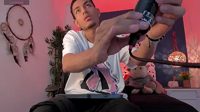 Adonis WB online show from 10/03/25, 09:34