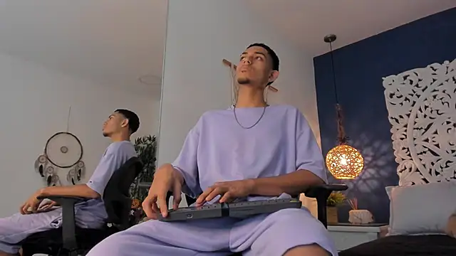 Adonis WB online show from 10/10/25, 09:47