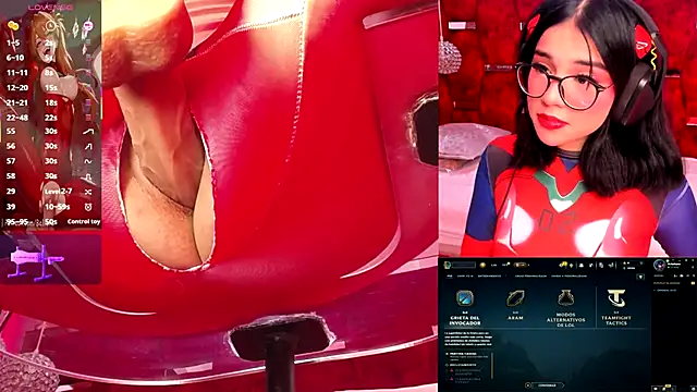 Snapshot of AriAddams chatting on 09/22/25, 10:01 AriAddams online show from 09/22/25, 10:01