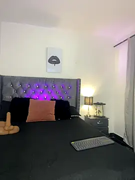 Snapshot of sofii_escobar chatting on 10/18/25, 06:58 sofii escobar online show from 10/18/25, 06:58