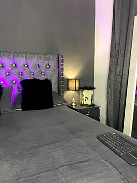 Snapshot of sofii_escobar chatting on 10/29/25, 06:37 sofii escobar online show from 10/29/25, 06:37