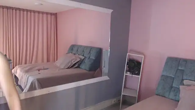 Camila Russoo online show from 12/02/25, 08:26