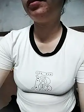 Snapshot of Mie_rose chatting on 04/29/26, 12:42 Mie rose online show from 04/29/26, 12:42