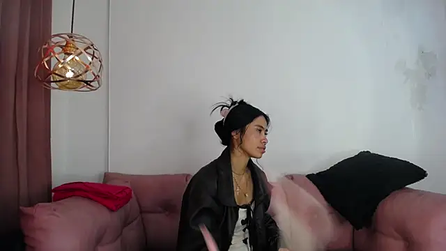 Snapshot of Miahotcs1 chatting on 05/14/26, 03:30 Miahotcs1 online show from 05/14/26, 03:30