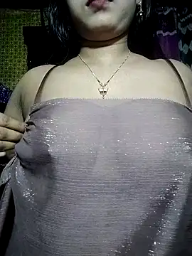 Snapshot of Hot-Hot chatting on 01/08/26, 04:09 Hot-Hot online show from 01/08/26, 04:09