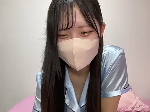 noa uxu online show from 10/13/25, 12:38