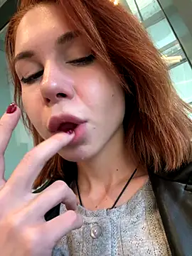 Snapshot of RosieSecret chatting on 09/23/25, 07:11 RosieSecret online show from 09/23/25, 07:11