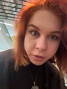 Snapshot of RosieSecret chatting on 10/02/25, 07:04 RosieSecret online show from 10/02/25, 07:04