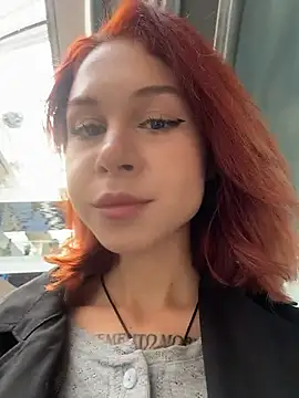 Snapshot of RosieSecret chatting on 10/19/25, 08:04 RosieSecret online show from 10/19/25, 08:04