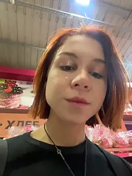 Snapshot of RosieSecret chatting on 10/27/25, 08:07 RosieSecret online show from 10/27/25, 08:07