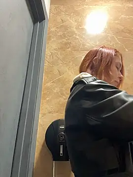 Snapshot of RosieSecret chatting on 11/01/25, 08:05 RosieSecret online show from 11/01/25, 08:05