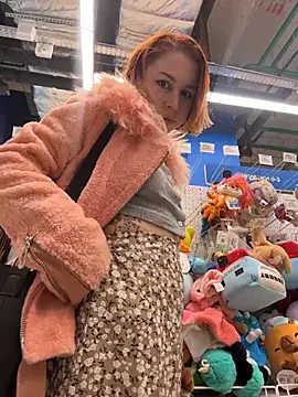 Snapshot of RosieSecret chatting on 11/03/25, 08:15 RosieSecret online show from 11/03/25, 08:15