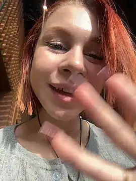 Snapshot of RosieSecret chatting on 11/16/25, 08:09 RosieSecret online show from 11/16/25, 08:09