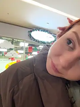 Snapshot of RosieSecret chatting on 12/15/25, 08:07 RosieSecret online show from 12/15/25, 08:07