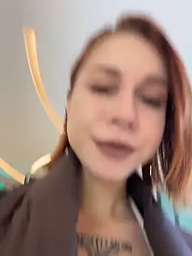 Snapshot of RosieSecret chatting on 12/17/25, 08:09 RosieSecret online show from 12/17/25, 08:09