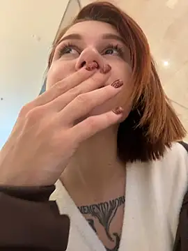 Snapshot of RosieSecret chatting on 12/21/25, 08:10 RosieSecret online show from 12/21/25, 08:10