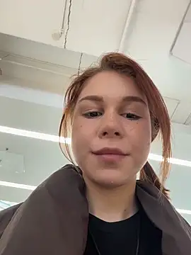 Snapshot of RosieSecret chatting on 02/19/26, 08:10 RosieSecret online show from 02/19/26, 08:10