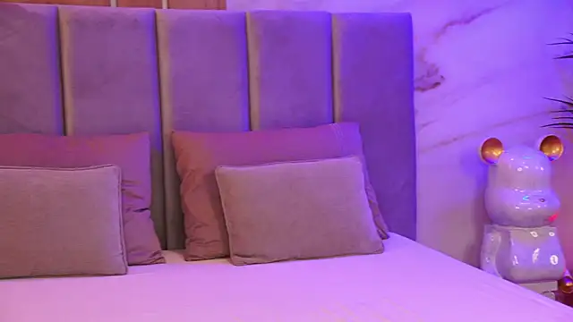 EllyLynn online show from 01/12/26, 08:14