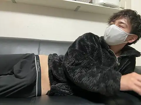 jiji9253 online show from 11/18/25, 11:47