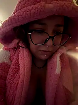 chiaretta loveit online show from 11/21/25, 11:42