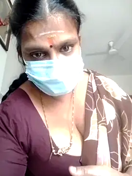 Snapshot of Tamilkeerthi chatting on 02/05/26, 09:14 Tamilkeerthi online show from 02/05/26, 09:14