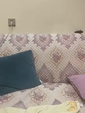 Mier-cn online show from 10/12/25, 03:22