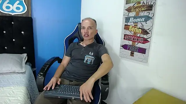 DaddyPoweer online show from 10/22/25, 10:53