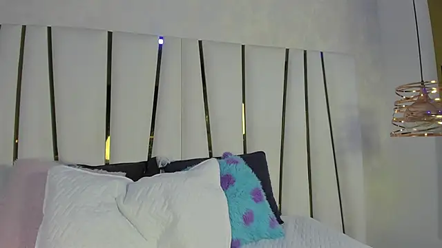 bonnie sm online show from 09/13/25, 11:43