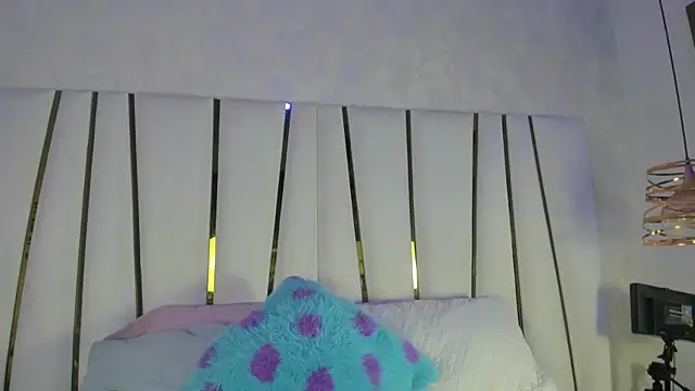 bonnie sm online show from 10/03/25, 11:40