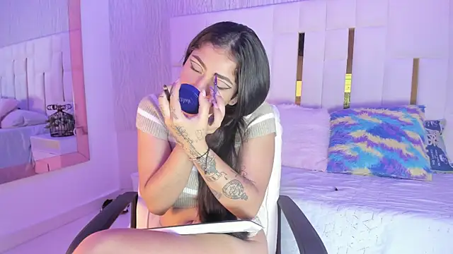 bonnie sm online show from 10/16/25, 02:07