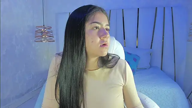 bonnie sm online show from 10/31/25, 04:08