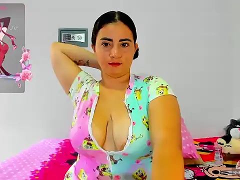 Snapshot of Eva_dirtshow chatting on 10/01/25, 04:13 Eva dirtshow online show from 10/01/25, 04:13