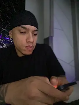 AlphaMasterXxx online show from 10/25/25, 06:43