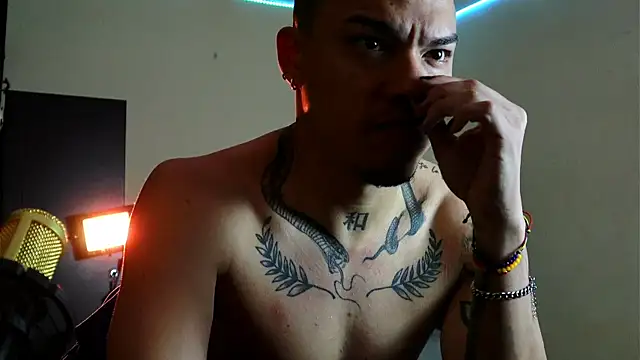 AlphaMasterXxx online show from 11/17/25, 01:06