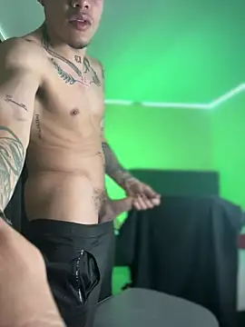 AlphaMasterXxx online show from 11/29/25, 12:46