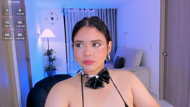 NikaVelvet1 online show from 04/10/26, 12:05