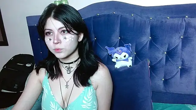 Snapshot of Ginebra_Sensual chatting on 10/17/25, 12:30 Ginebra Sensual online show from 10/17/25, 12:30