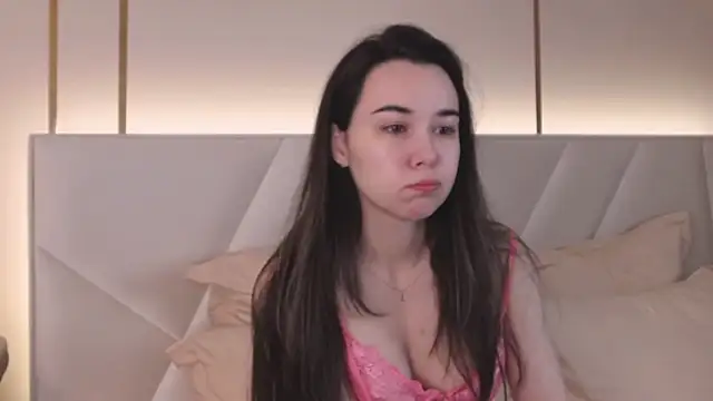 Snapshot of MiaMarlow chatting on 09/14/25, 05:28 MiaMarlow online show from 09/14/25, 05:28