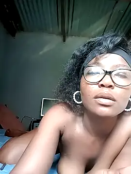 AngelaZamera online show from 11/12/25, 09:21