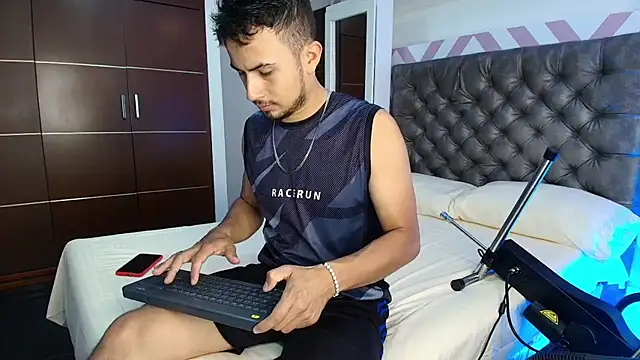 Valentiinoss online show from 03/18/26, 09:07