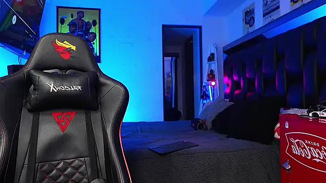 logan hugh8 online show from 01/14/26, 04:29