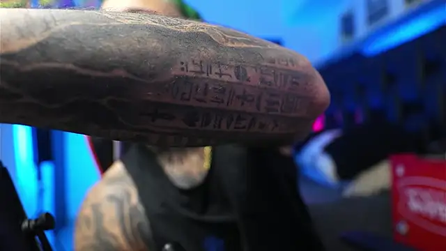 logan hugh8 online show from 02/07/26, 07:34