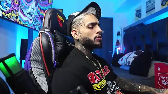 logan hugh8 online show from 02/12/26, 02:39