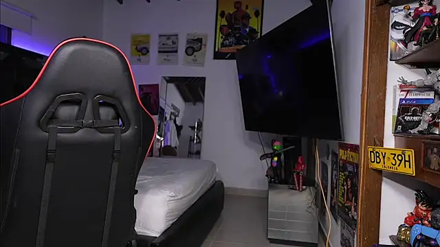 logan hugh8 online show from 03/16/26, 03:34