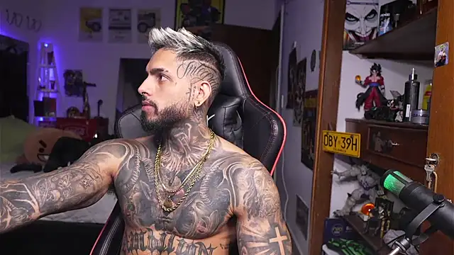 logan hugh8 online show from 04/20/26, 01:41