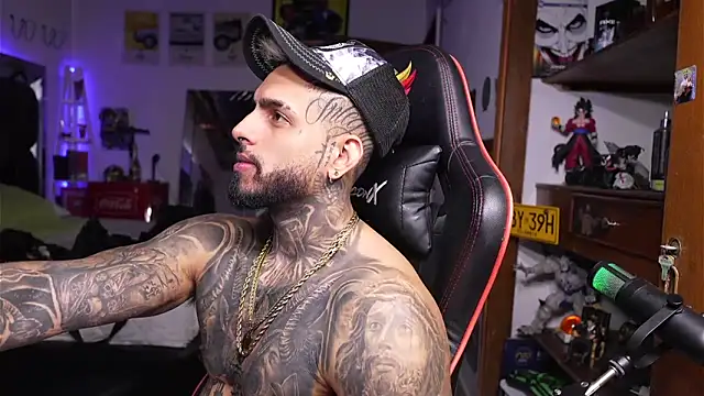 logan hugh8 online show from 04/20/26, 03:37