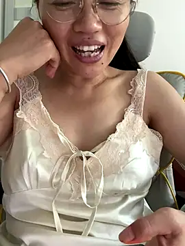 coco-o online show from 09/19/25, 08:49